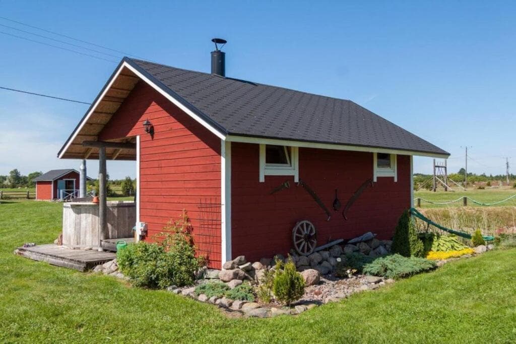 Saunamaja väljast
